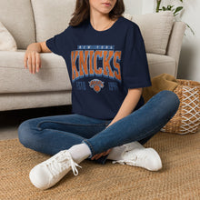 Load image into Gallery viewer, New York Knicks Vintage Logo T-Shirt